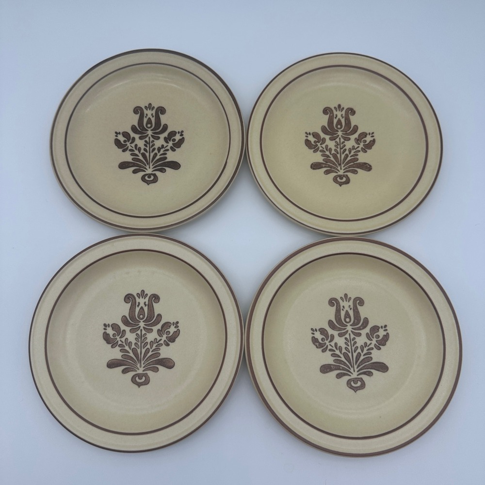 Pfaltzgraff Village Bread and Butter Plates Set of 4 Vintage Stoneware 6.75"